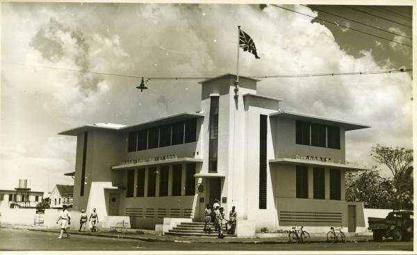 Image of new art deco Commonwealth Bank, corner Smith and Bennett Streets, Darwin.